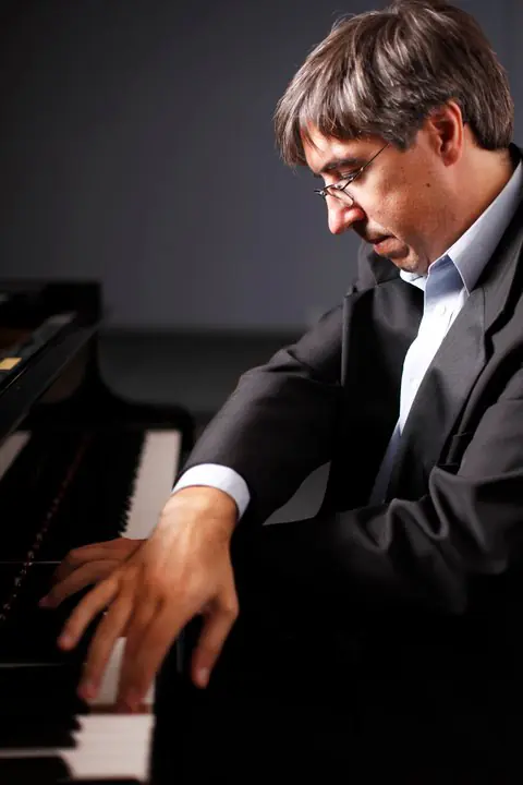 Avguste Antonov — Pianova Academy